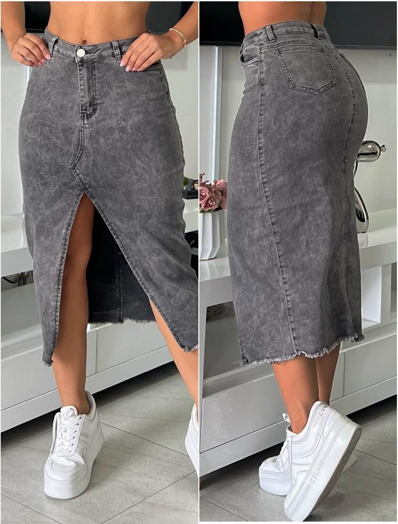 Cod 4013 / Long denim skirt with elegant black opening